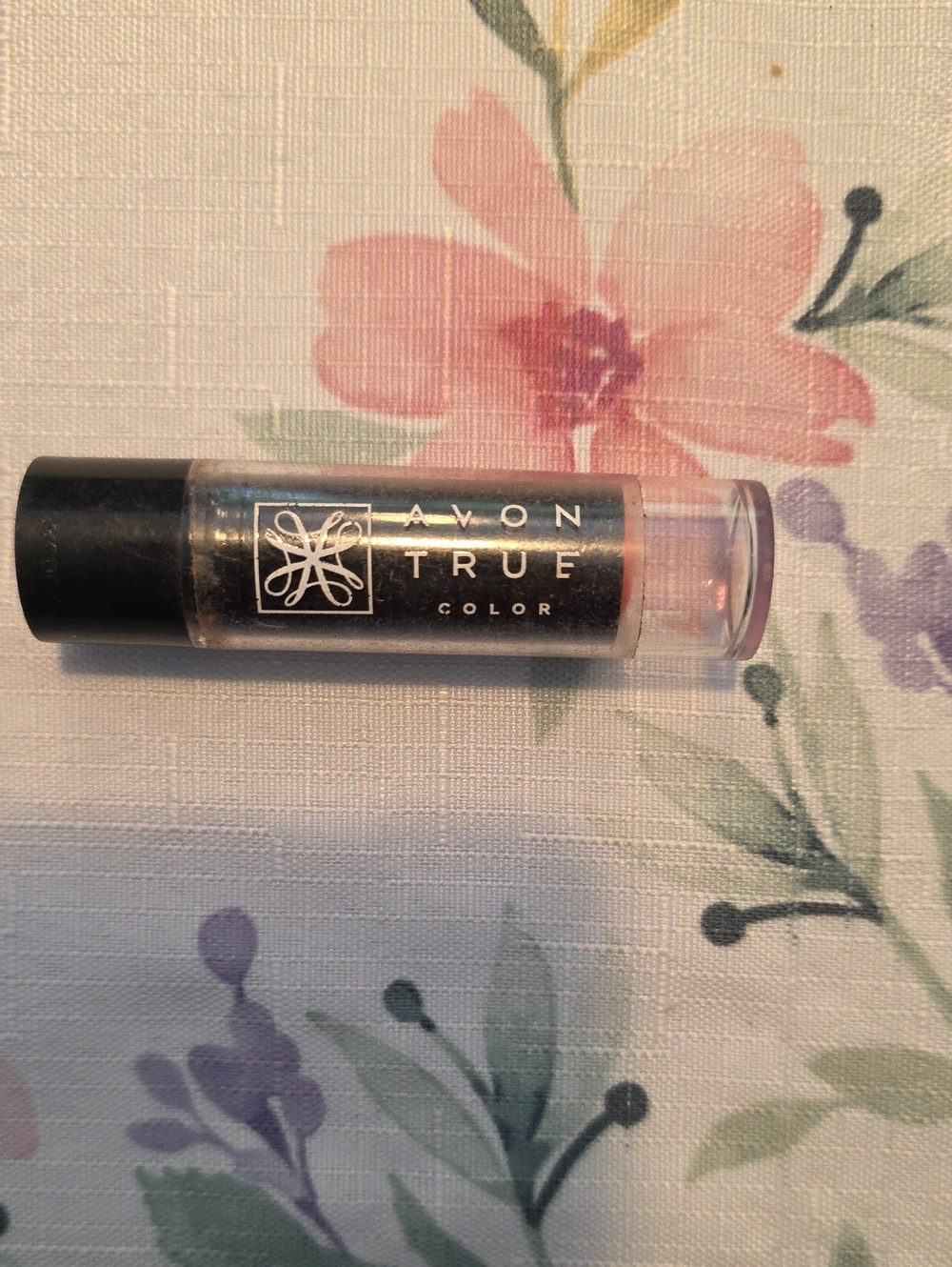 Avon True Color Shimmer Lipstick — Light Pink